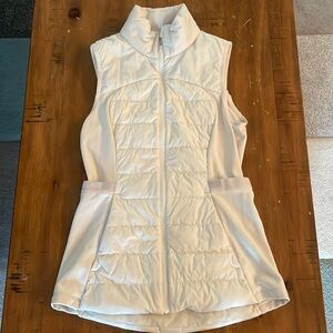 EUC lululemon running vest in cream size 4